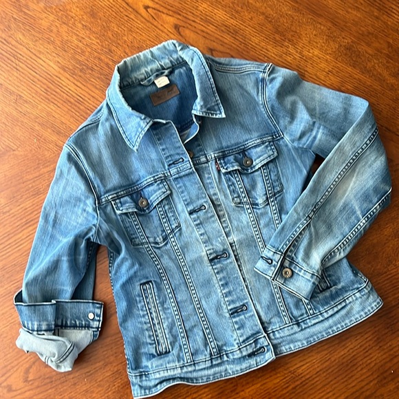 Levi's Jackets & Blazers - Levi’s - jean denim jacket, misses L, great details and quality